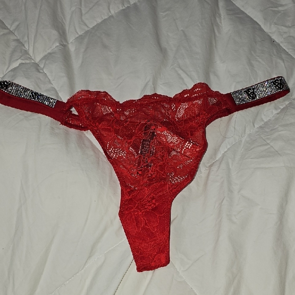 Victoria's Secret Very Sexy Thong, Nwts! Medium! Red And Bling!! Beautiful